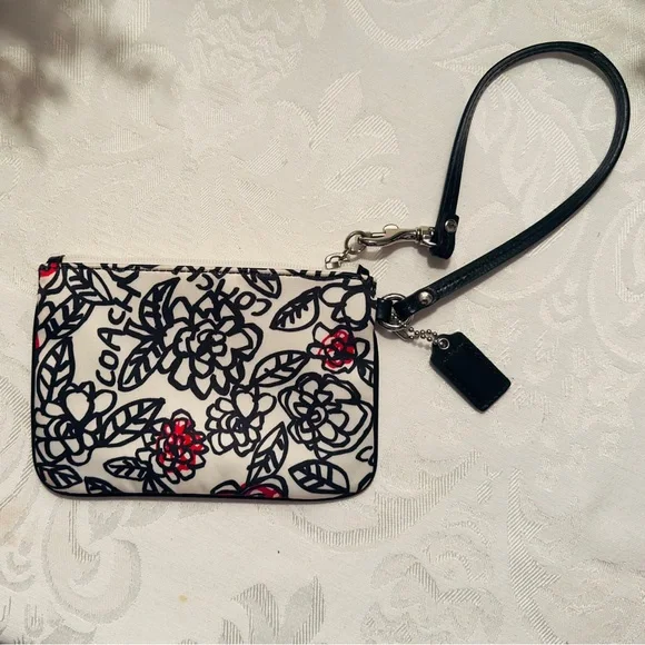 NWOT Coach Y2K Poppy Graffiti Floral Wristlet - Picture 2 of 4